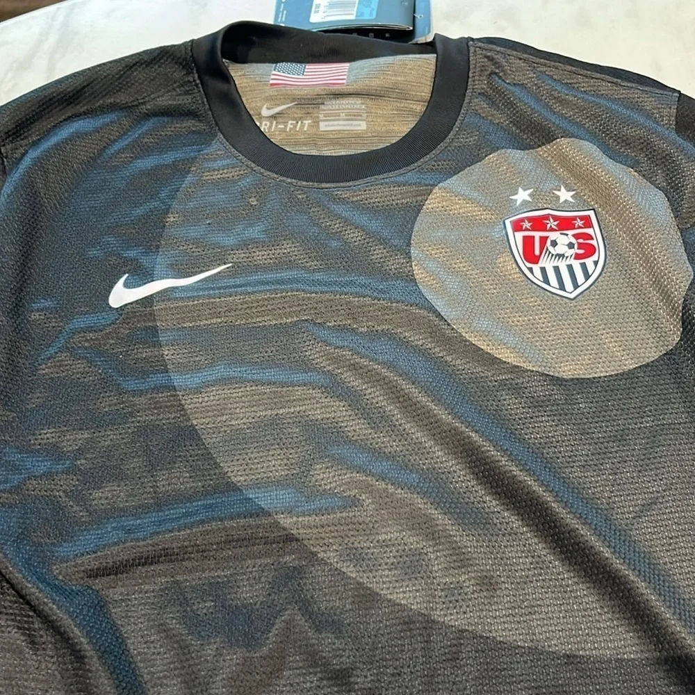 USWNT Goalkeeper Olympics Shirt Medium - Picture 5 of 16